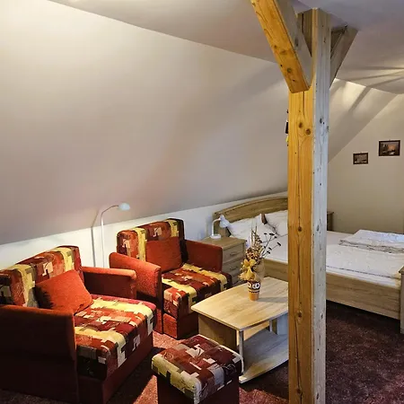 Rozarka V Centru Krkonos Apartmanhotel Benecko